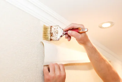 Pose de papier peint à Marcilly-sur-Maulne — revêtements muraux et toiles de verre